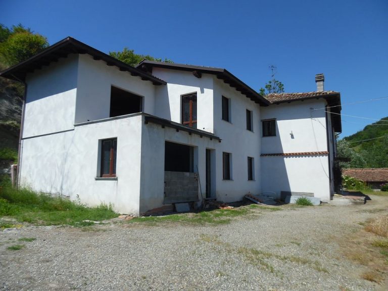 Casa di campagna – Alice Bel Colle (AL) – Loc. Vallerana – Rif. Vas 0436