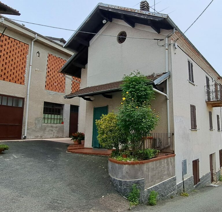 Casa Montabone (AT) – Rif. Vas 0505